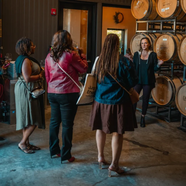 A gorgeous afternoon tour with Alisha and an incredible group of guests — laughter, learning, and some great glasses along the way.⁠
⁠
#DakotaShy #NapaValley #WineTasting #NapaWinery #WineCountry #Hospitality #Cabernet